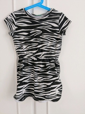 Benetton dress used 110 cm black for 5 years old