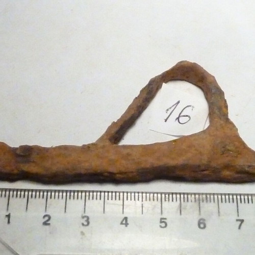 Iron hand-forged flint used, fire starter