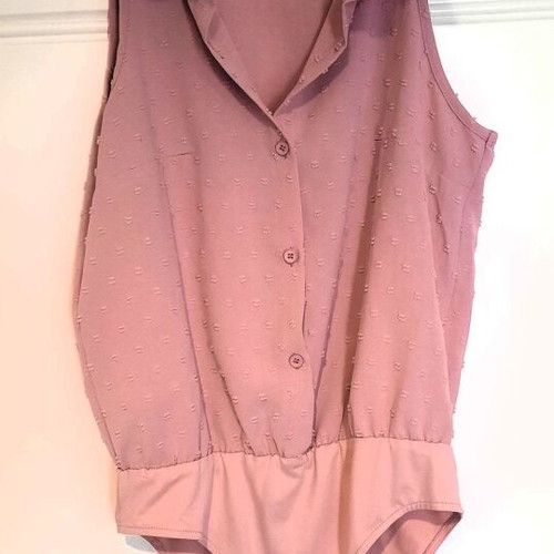 Shein pink sleeveless body shirt with collar, like new