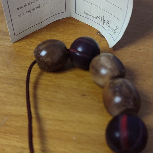 Collectible Begleri horn and Kouk bead like new