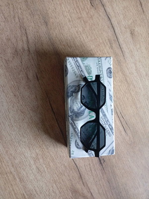 Women sunglasses used, black