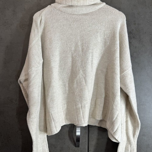 Stradivarius knitted turtleneck sweater like new, off-white beige