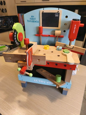 Le Toy Van Wooden Toolbench like new for 3+ years old