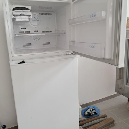 Samsung refrigerator used by student