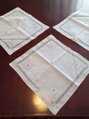 Set of three handmade napkins like new, 31×31 cm