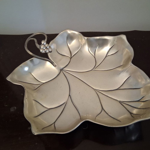 Metal decorative bowl like new, 29×25 cm