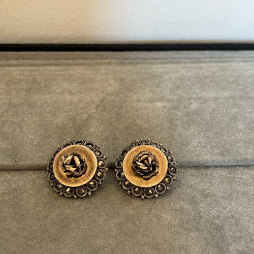 Silver-gold earrings Rodian used