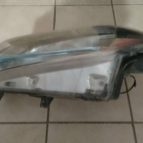 Suzuki Vitara Left Headlight hybrid, like new