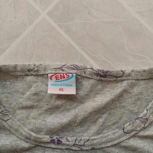 Short Sleeve Shirt like new, XL, gray and purple
