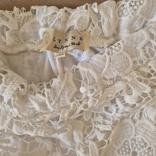 Lynne lace white shorts used, size XS/S