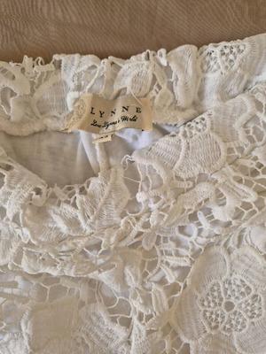 Lynne lace white shorts used, size XS/S