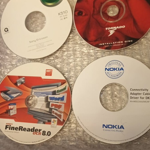 CD Rom installation software used, pack of 4 discs