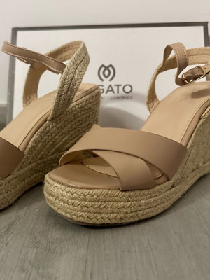 Migato women's platform shoes used, size 38, beige