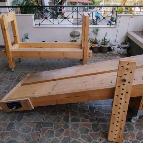 Carpenter Workbench like new, 197 cm length, adjustable support