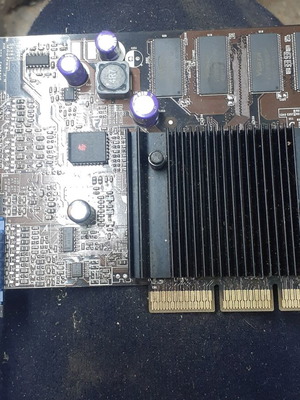 MX440 8X DV118 graphics card used, good condition