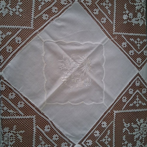 White embroidered tablecloth with lace 0.85×0.85 cm used