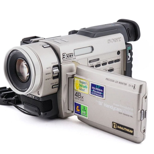 Sony DCR TRV900 Mini DV camera used with Three CCD sensor
