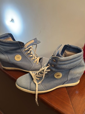 Baldinini shoes blue size 40 used with signs of wear