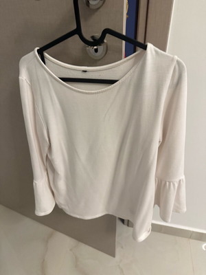 Μπλούζα λευκή με ιδιαίτερα μανίκια σαν καινούργιο μέγεθος M