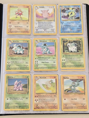 Pokemon base set2 album like new with 4 holo and 30 cards