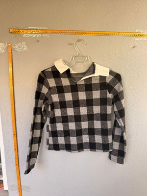Women's checked blouse with white collar used, size S