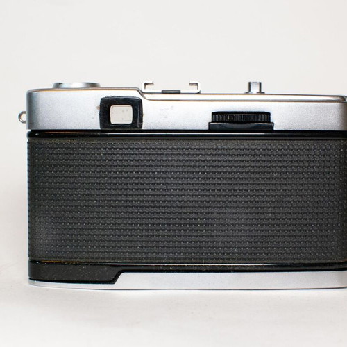 Olympus Trip 35 analog camera with original case