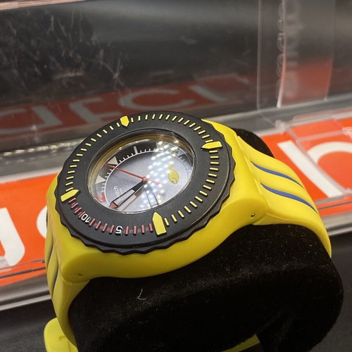 Swatch Scuba Libre Bumble Dive watch like new, yellow