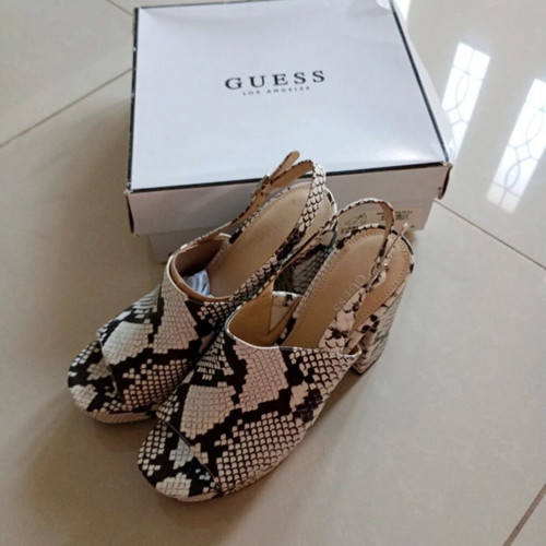 Guess Calees women's sandals with animal print, size 38