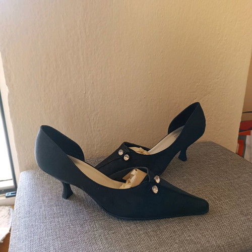 Black pumps used size 36