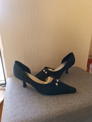 Black pumps used size 36