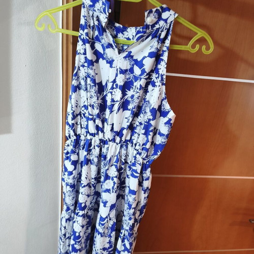 Dress long cool, like new, size S