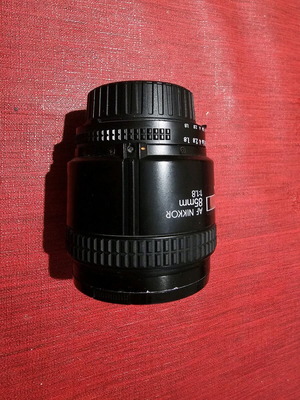 Nikon 85mm 1.8d with Tamron UV filter used