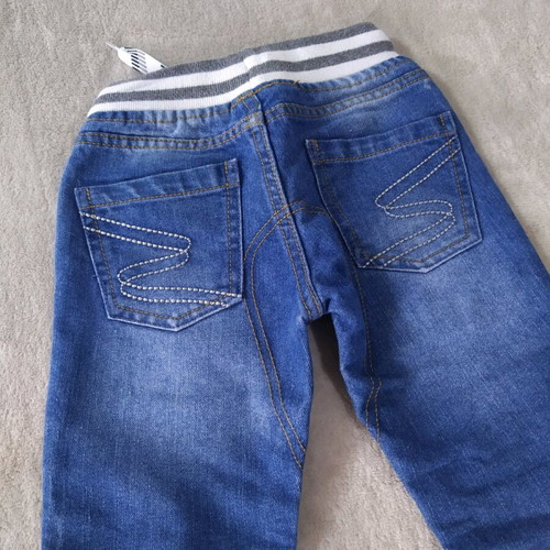 Winter jeans for 4 years with elastic waist, like new