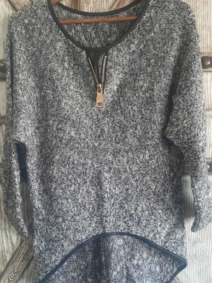 Blouse like new, sizes M, L, XL