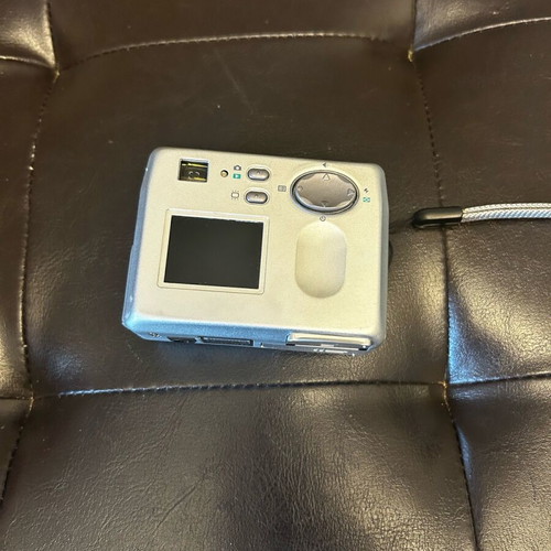 Mustek MDC 3500 digital camera like new