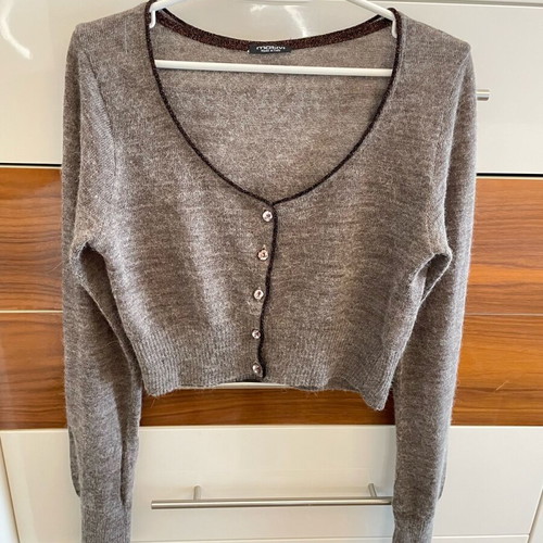 Exaltation pleated skirt and Motivi cropped cardigan set like new, gray