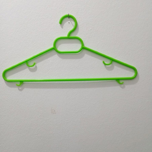Plastic hangers like new, pack of 5, green color