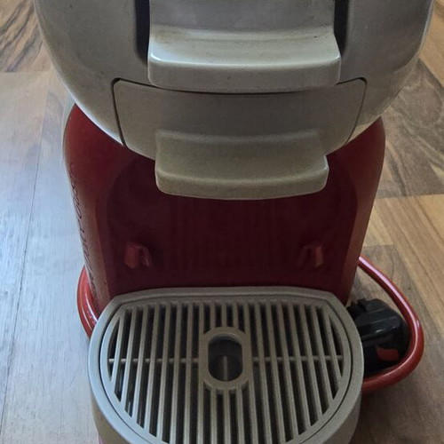 Krups Nescafe Dolce Gusto KP120 coffee machine like new, capsule