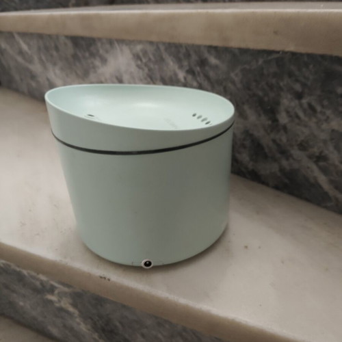 Water fountain for cats and dogs like new, cable operated