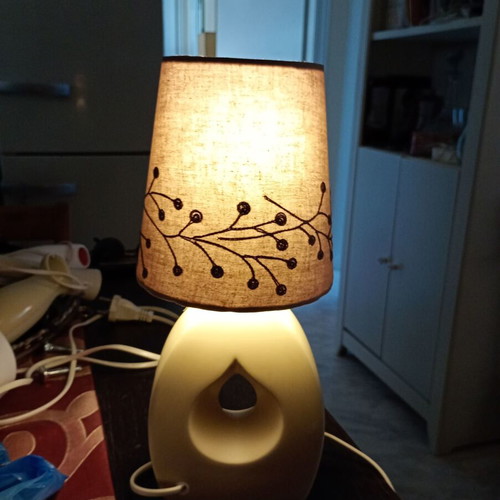 Porcelain table lamp like new, height 33 cm
