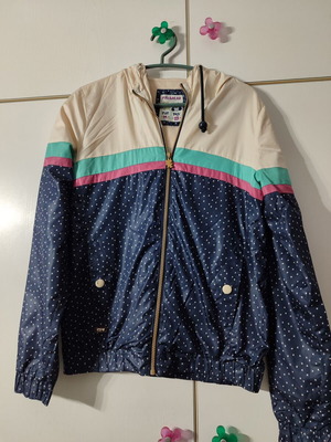 Pull & Bear windbreaker medium like new, colorful