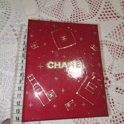 Chanel box like new, authentic