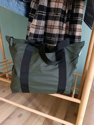 Rains handbag green like new bundle with game
