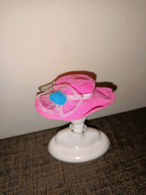 Barbie Sister Stacie Hat from Fashion Pack Feeling Fun Party Time, like new