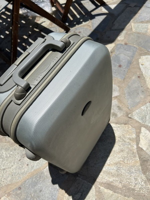 Βαλίτσα 53x38 μεταχειρισμένη, σε πολύ καλή και καθαρή κατάσταση