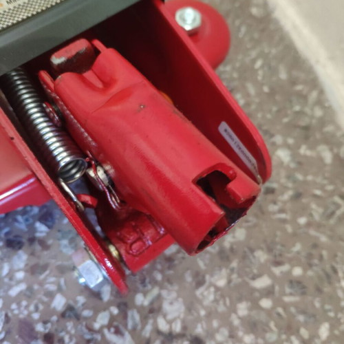 Hydraulic jack "Crocodile" 2 ton used with case for repair or spare parts