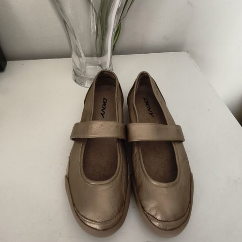 Mary Jane DKNY ballerinas used, gold leather size 41