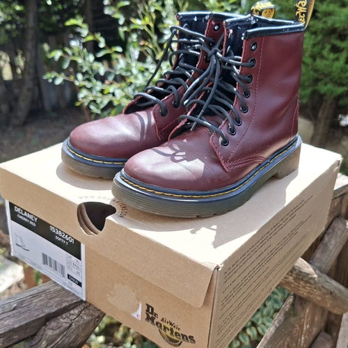 Dr.Martens Delaney kids boots used, size 30, purple