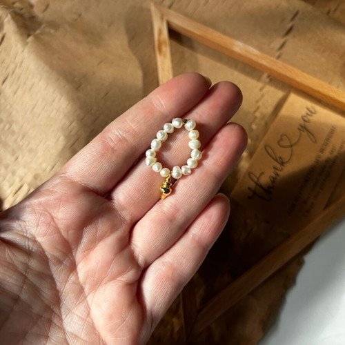 Fresh water pearl ring new with brass shell adjustable
