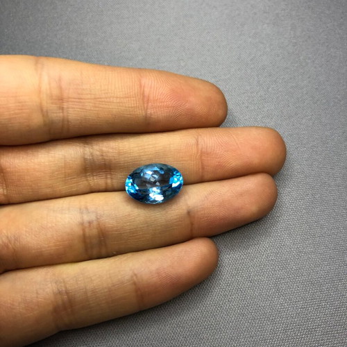 Blue Topaz 7.7 carats natural new